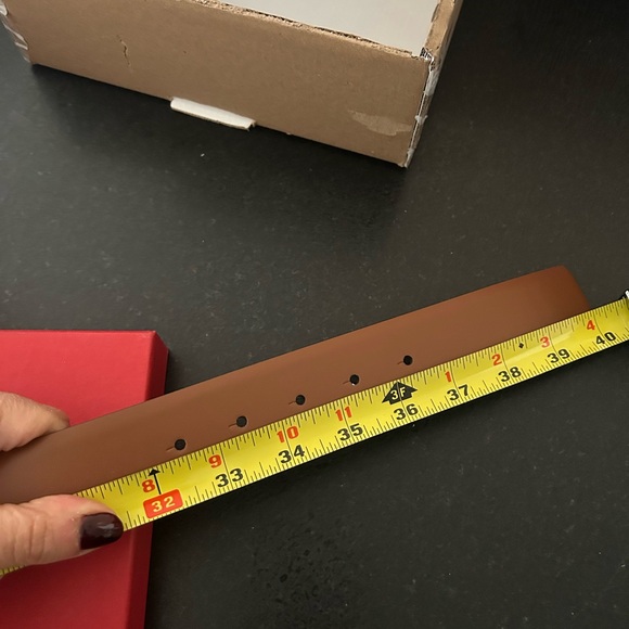 Valentino Brown Leather VLogo Reversible Buckle Belt 70CM NWT - Picture 3 of 5